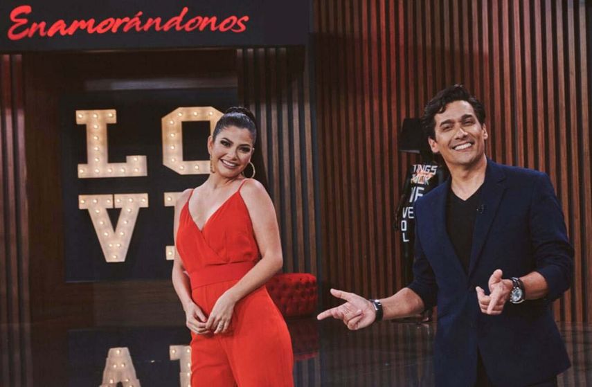 Ana Patricia Gámez y Rafael Araneda conducen el programa Enamorándonos USA.