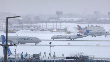 Por la fuerte tormenta invernal, las aerolíneas cancelaron más de 1.000 vuelos en Estados Unidos.&nbsp;