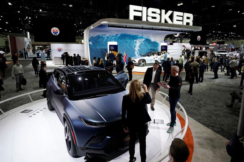 Auto de la compañía Fisker, que anunció recientemente su solicitud de quiebra, la segunda en EEUU de ese sector.