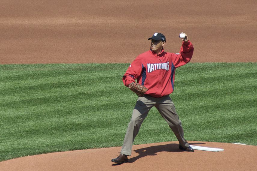 Barack Obama no mostró condiciones atléticas. (ARCHIVO)