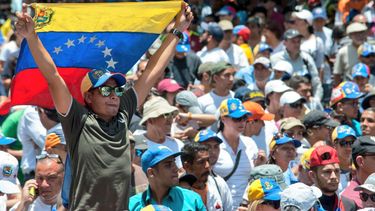 Cientos de venezolanos han asistido a los llamados de la coalición opositora Mesa de la Unidad Democrática (MUD).