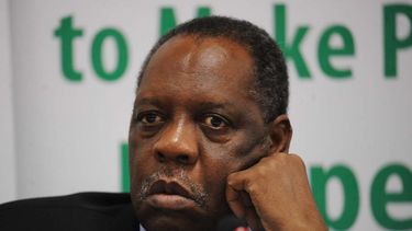 Issa Hayatou era el presidente de la Confederación Africana de fútbol.(CAF) (ARCHIVO)