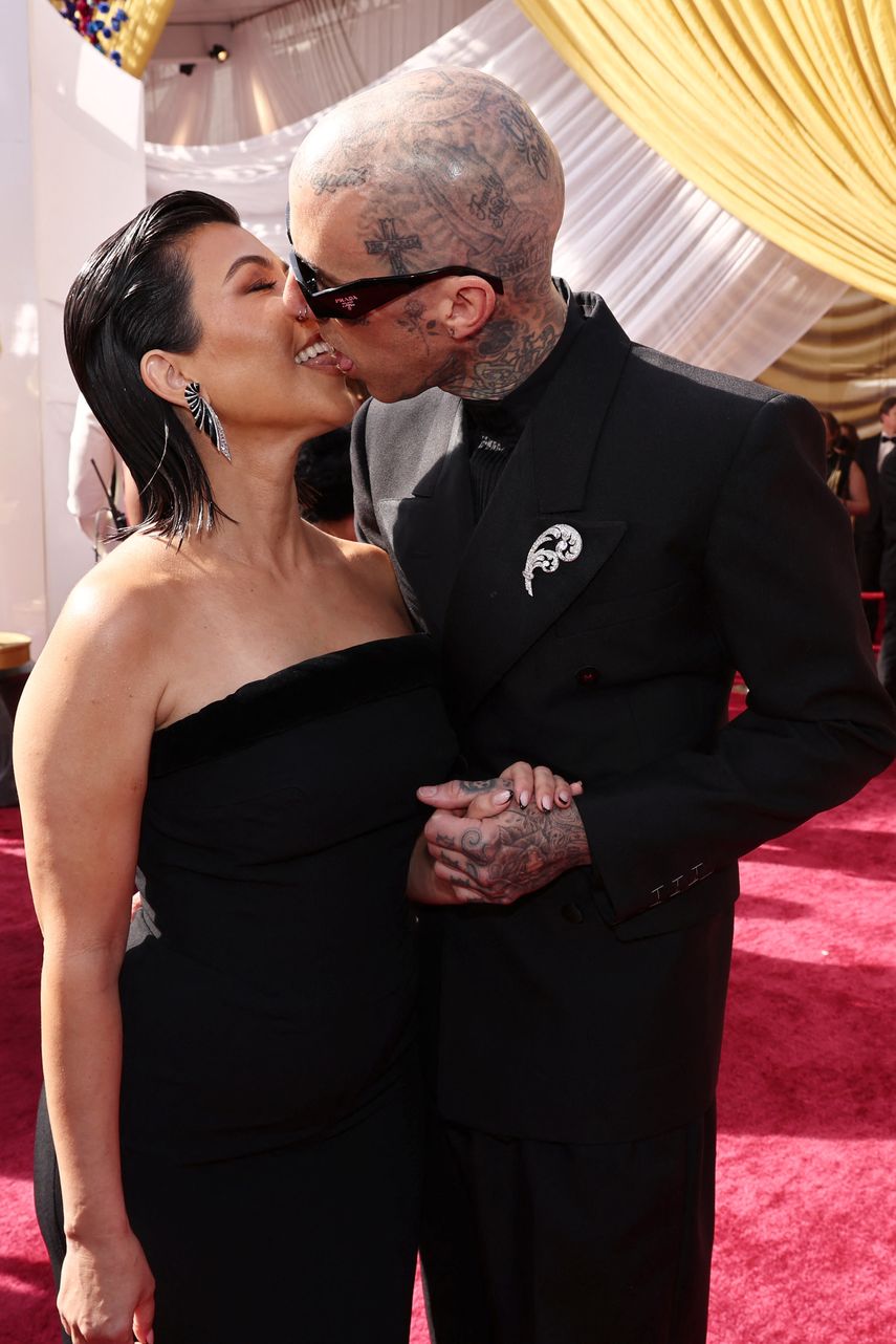 Kourtney Kardashian y Travis Barker asisten a la 94ª Entrega Anual de los Premios de la Academia en Hollywood y Highland el 27 de marzo de 2022 en Hollywood, California.&nbsp; &nbsp;