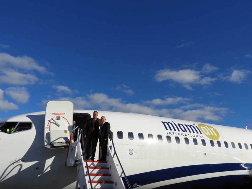 Tomas Romero junto a Fabio Andrade en la inauguración de Miami Air.&nbsp;