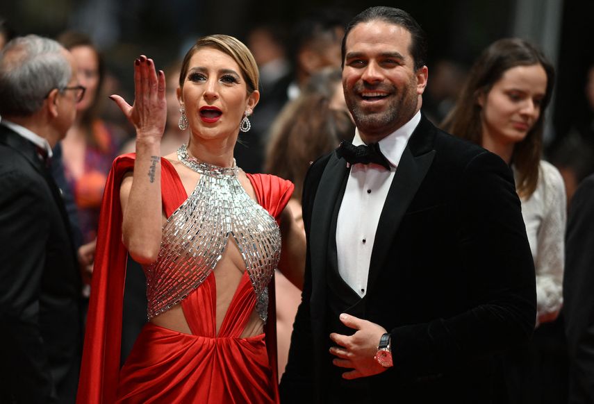 La actriz mexicana Geraldine Bazan y el actor venezolano Alejandro Nones llegan a la proyección del filme November (Novembre), durante la 75 edición del Festival de Cine de Cannes.&nbsp;