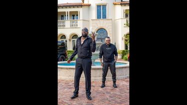 El Micha y El Chacal se unen para cantar el tema Cámbiame esa carita.