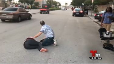 La mujer iba en su silla de ruedas motorizada por &nbsp;Northwest 1 avenue 8 Street, en Miami, cuando fue arrollada.