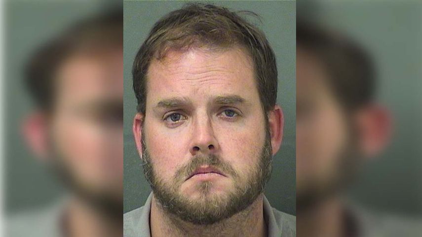 Robert Dersa II, de 32 años, es acusado de abuso infantil.&nbsp;