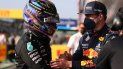El piloto británico de Mercedes Lewis Hamilton (izq.) Y el piloto holandés de Red Bull Max Verstappen se dan la mano después de la sesión de clasificación de velocidad del Gran Premio de Gran Bretaña de Fórmula 1 El piloto británico de Mercedes Lewis Hamilton (izq.) Y el piloto holandés de Red Bull Max Verstappen se dan la mano después de la sesión de clasificación de velocidad del Gran Premio de Gran Bretaña de Fórmula 1