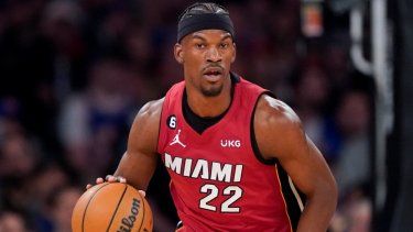Jimmy Butler del Heat de Miami durante el primer tiempo del partido contra los Knicks de Nueva York, el domingo 30 de abril de 2023.