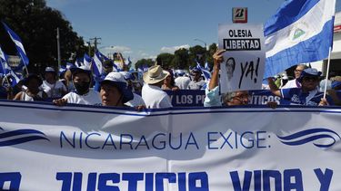 Manifestantes en contra del régimen de Ortega reclaman su salida y el fin de la represión.&nbsp;