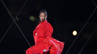 Rihanna durante su presentación en el espectáculo de medio tiempo del Super Bowl 57 de la NFL entre los Chiefs de Kansas City y los Eagles de Filadelfia, el domingo 12 de febrero de 2023, en Glendale, Arizona.