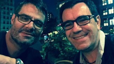 El locutor y presentador de televisión, Luis Chataing, junto al humorista venezolano, Laureano Márquez.