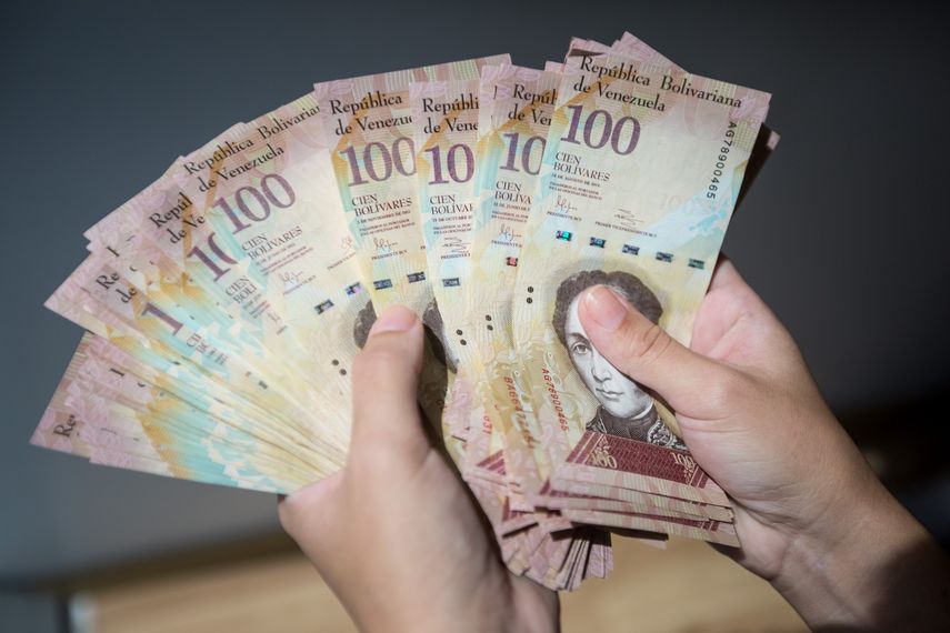 El papel de los bolívares es considerado de alta calidad y no se descarta utilizarlos para falsificar dólares, según informó la Policía a través de un comunicado.