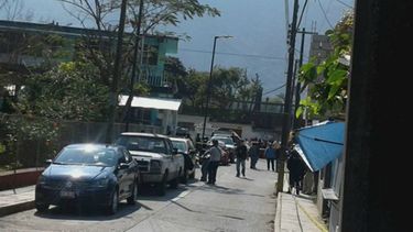 Calle en la que se encontraba la camioneta con los cadáveres.&nbsp;