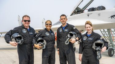 Turistas de SpaceX hablan con Tom Cruise y dan detalles de su vuelo espacial