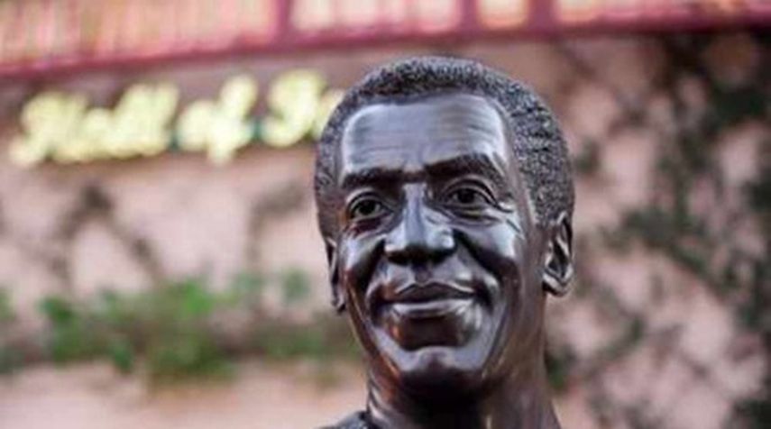Un portavoz de Walt Disney World confirmó al canal Fox 35 News que la compañía retiró en la noche del martes el busto de Cosby, de 77 años, instalado en la Plaza del Salón de la Fama de los Estudios Hollywood de Disney, en el lago de Buena Vista