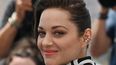 La actriz francesa Marion Cotillard posa durante un photocall de la película Annette en la 74a edición del Festival de Cine de Cannes en Cannes, en el sur de Francia, el 6 de julio de 2021.