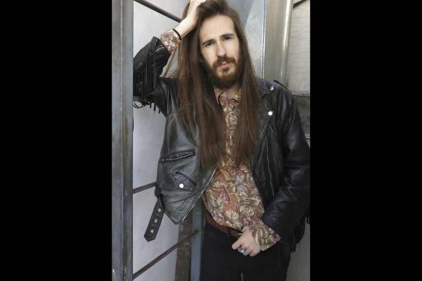 En esta fotograf&iacute;a de archivo del 20 de enero de 2017 Carlos Sadness posa en la Ciudad de M&eacute;xico. Sadness se inspir&oacute; en sus viajes por Latinoam&eacute;rica para su m&aacute;s reciente &aacute;lbum Tropical Jesus lanzado el 19 de junio de 2020.