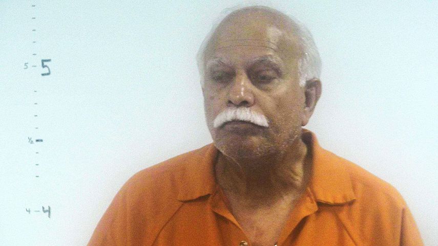 En imagen sin fechar proporcionada por la C&aacute;rcel Regional Western Tidewater muestra al m&eacute;dico Javaid Perwaiz.&nbsp;