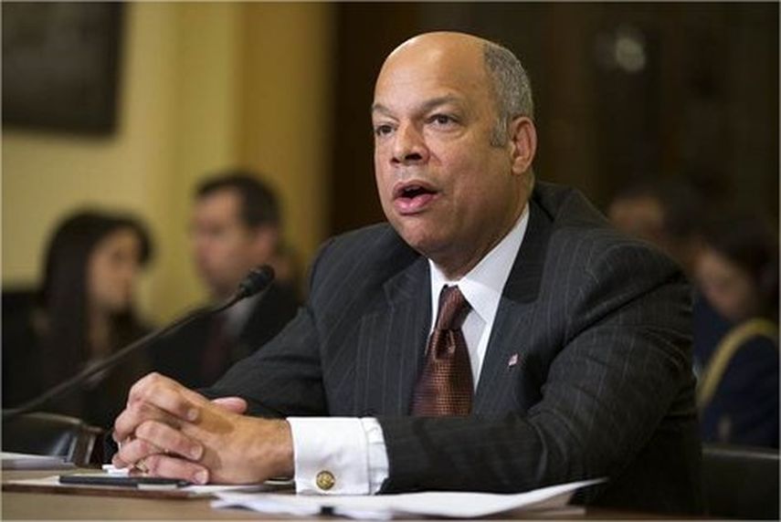 El secretario de Seguridad Nacional Jeh Johnson inauguró la víspera en Dilley, Texas, un centro de detención familiar con capacidad para albergar actualmente a 480 personas y a 2.400 en mayo próximo. ( Foto Twitter @chrisneo1979) 