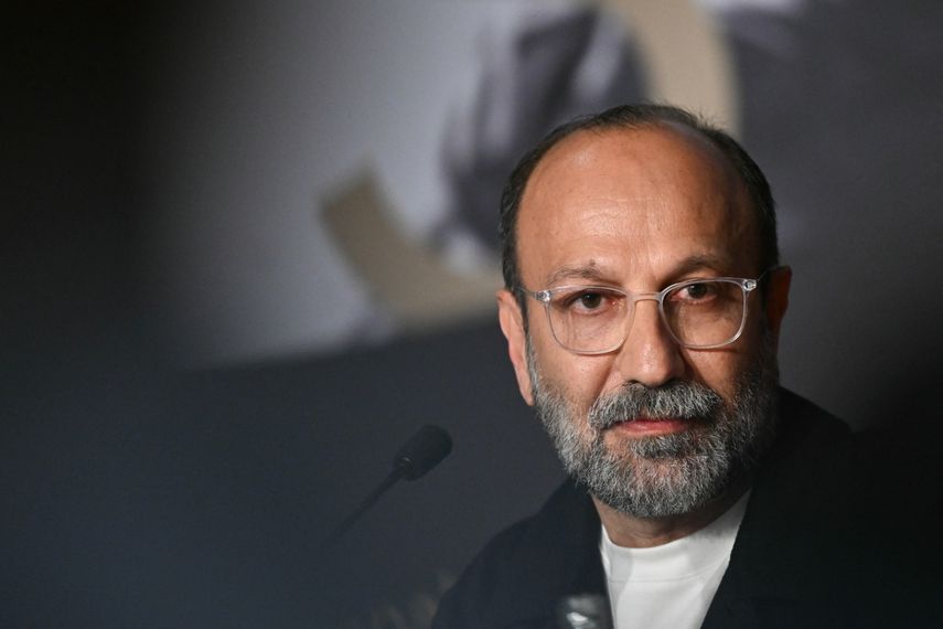 El cineasta iraní Asghar Farhadi asiste a una rueda de prensa para la película Histoires Paralleles (Historias Paralelas) en la 79ª edición del Festival de Cine de Cannes en Cannes, al sur de Francia, el 15 de mayo de 2026.