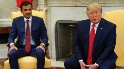 El presidente de Estados Unidos, Donald Trump, y el emir catarí, el jeque Tamim bin Hamad Al Thani, durante una reunión en el Despacho Oval de la Casa Blanca el 9 de julio de 2019 en Washington, D. C. Ambos líderes mantuvieron una reunión bilateral para tratar temas regionales.&nbsp;