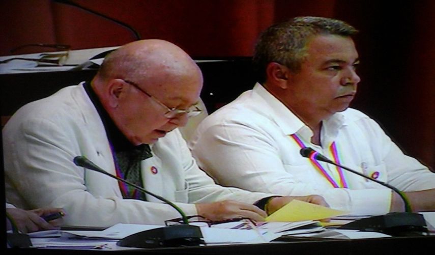 Miguel Barnet (izq.), presidente de la Unión de Escritores y Artistas de Cuba.