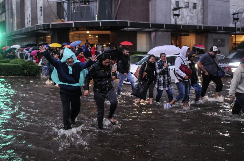 De acuerdo con el boletín meteorológico, a lo largo del día se presentarán lluvias ligeras intermitentes en la ciudad.