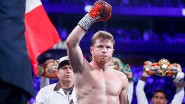 El mexicano Saúl Canelo Álvarez se alista antes de una pelea, el 14 de septiembre de 2024.