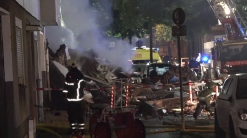 &nbsp;La policía registraba el edificio en busca de más personas atrapadas en su interior.