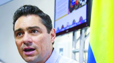 El embajador de Venezuela en EEUU, Carlos Vecchio, estuvo en Miami y present&oacute; una plataforma de registro consular para los venezolanos.&nbsp;