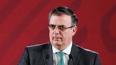 El secretario de Relaciones Exteriores de México, Marcelo Ebrard, habla durante una rueda de prensa en el Palacio Nacional de Ciudad de México.