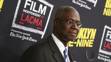 El actor Andre Braugher llega a una velada con Brooklyn Nine-Nine en el Bing Theatre, el 7 de mayo de 2015, en Los Ángeles.&nbsp;