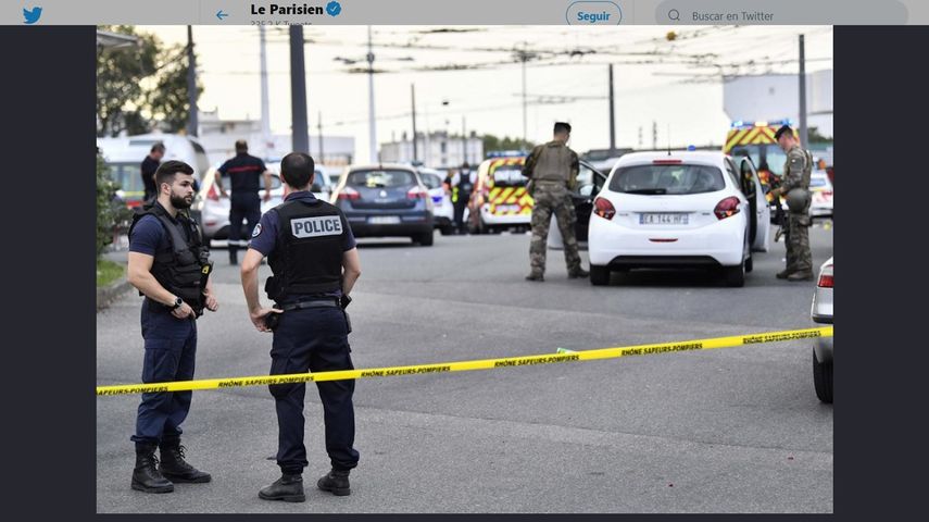 Fotografía publicada el 31 de agosto de 2019 en la cuenta oficial de Twitter del diario @le_Parisien sobre el ataque con arma blanca en el metro de&nbsp;Villeurbanne, en Lyon, Francia.