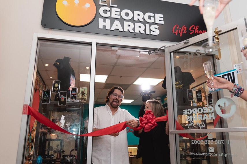El humorista venezolano George Harris inaugura una tienda con productos de su marca en Miami.&nbsp;