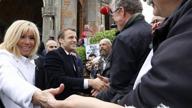 Juzgan a un hombre en Francia por presentarse como sobrino de Brigitte Macron