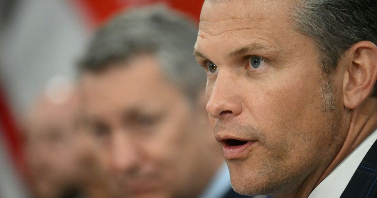 Jefe del Pentágono advierte a Maduro desde el Caribe que “la pelota está en su cancha”