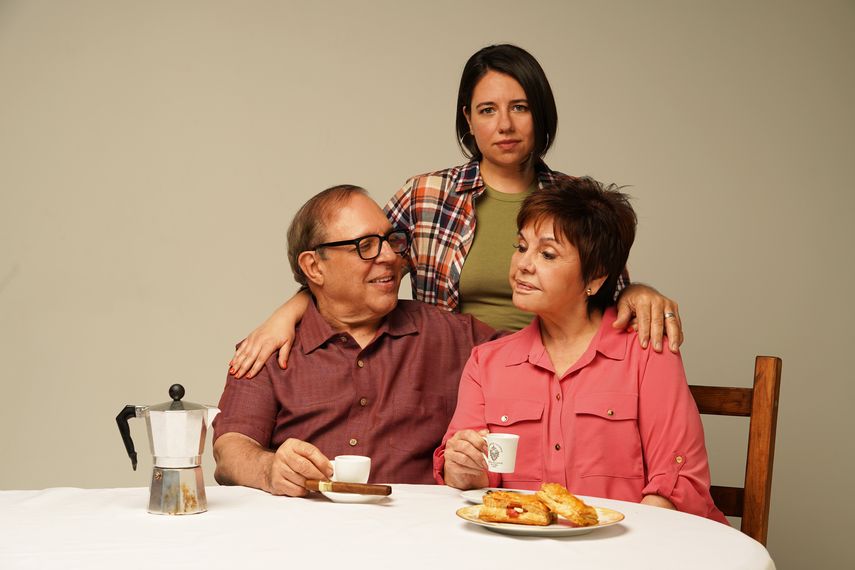 James Puig, Ashley &Aacute;lvarez y Vivian Ruiz, en la pieza The Cubans.&nbsp;