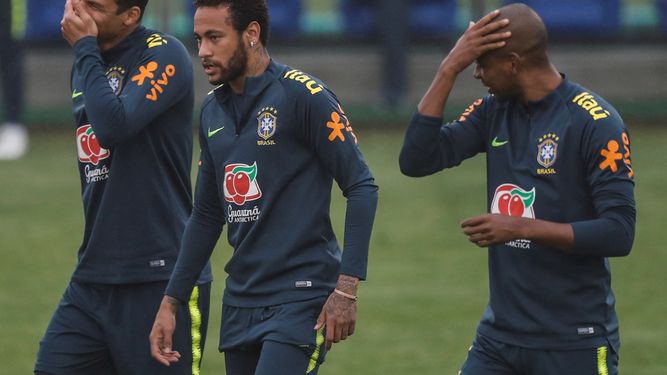 Neymar se encuentra actualmente en Río de Janeiro, concentrado con la selección brasileña para la Copa América, que se disputará en Brasil entre los próximos 14 de junio y 7 de julio.