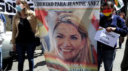 Simpatizantes de la expresidenta de Bolivia, Jeanine Áñez, demandan su libertad. Simpatizantes de la expresidenta de Bolivia, Jeanine Áñez, demandan su libertad.