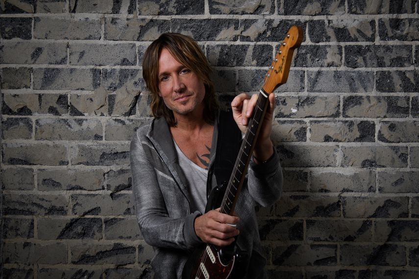 El músico australiano se alzó con el premio artista del año en la entrega de los Country Music Awards (CMA) celebrada el miércoles en Nashville.