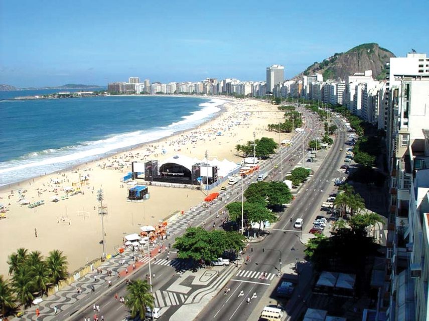 Vista parcial de la playa de Copacabana en Río de Janeiro. (J.HDEZ.)