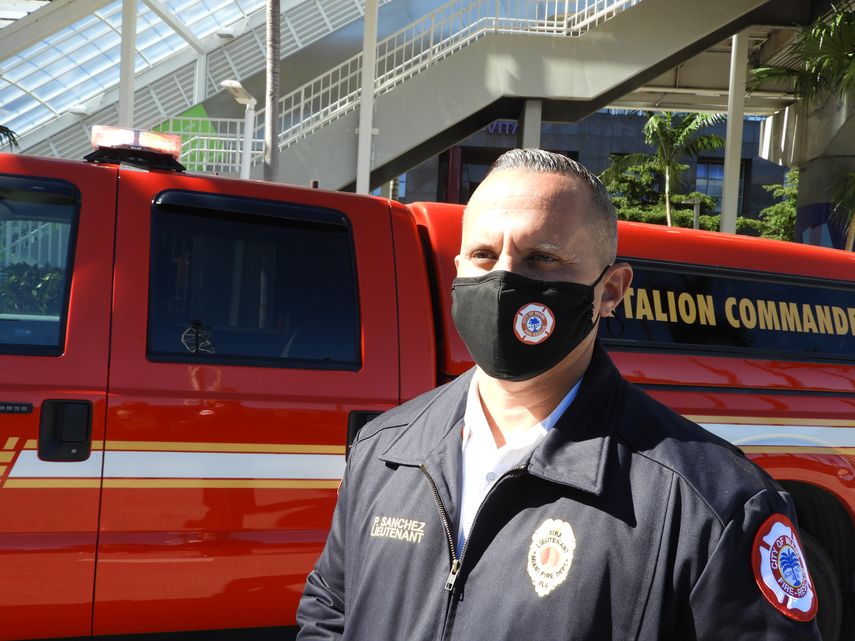 Pete Sánchez es portavoz del Departamento de Bomberos de Miami.