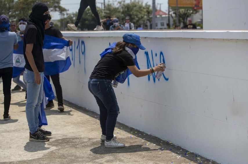 - Jóvenes protestan contra el dictador de&nbsp;Nicaragua, Daniel Ortega.