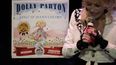 Dolly Parton se dirige a los asistentes a un evento para celebrar la expansión de su programa Imagination Library en todo el estado de Missouri, el martes 27 de agosto de 2024, en Kansas City, Missouri.&nbsp;
