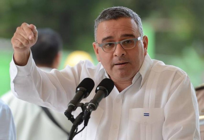 Una corte civil de&nbsp;El Salvador&nbsp;condenó este martes al expresidente Mauricio Funes (2009-2014), asilado en Nicaragua