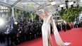 Sharon Stone posa al llegar a la ceremonia de premios y estreno de la película de clausura OSS 117: From Africa with Love en la 74 edición del Festival de Cine de Cannes, en el sur de Francia, el sábado 17 de julio de 2021.