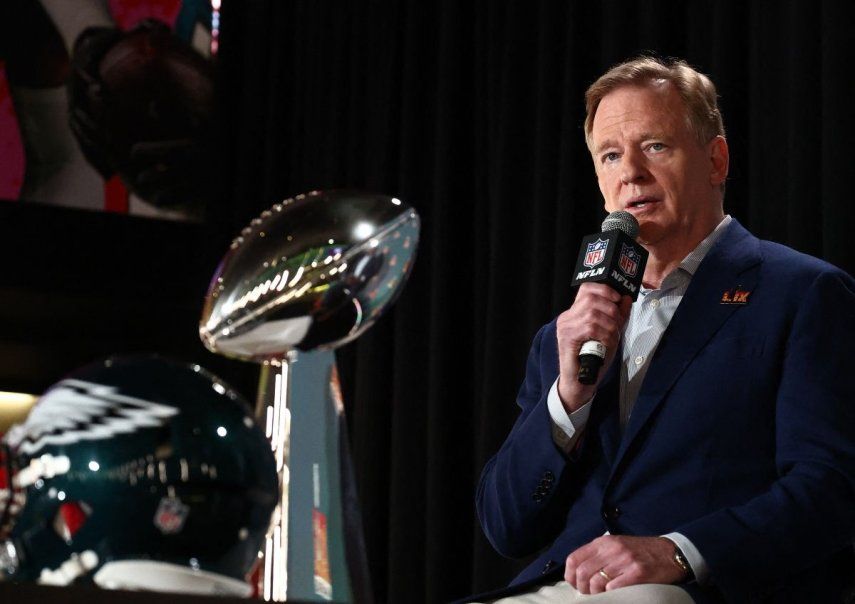 El comisionado de la NFL, Roger Goodell, habla con la prensa antes del Super Bowl LIX, el 3 de febrero de 2025.
