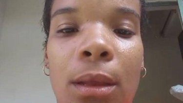 Madre cubana advierte peligro para su familia tras citación de Policía a su hija de tres años.